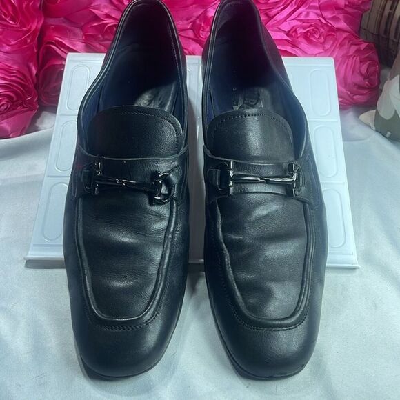 (C) SALVATORE FERRAGAMO Vintage Gancini logo leather dress loafers Size: 7.5 main image 5